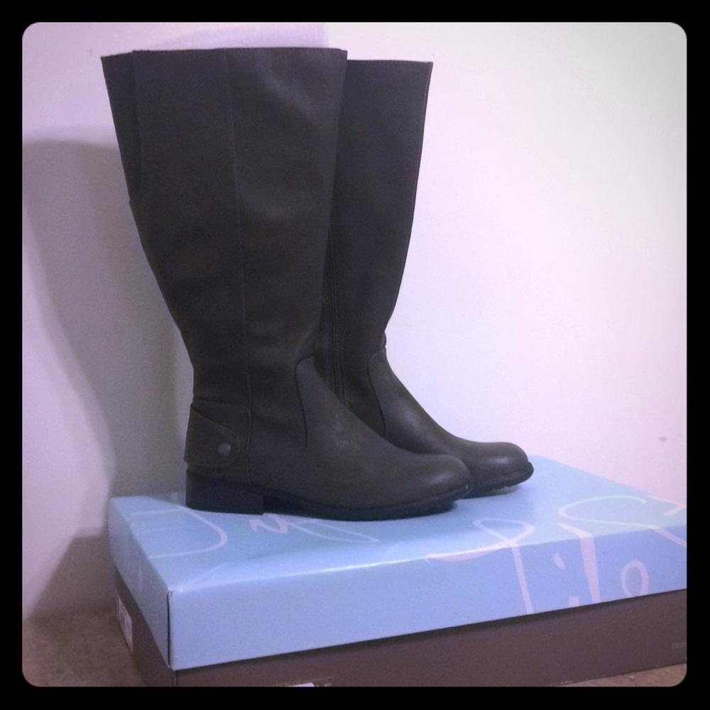 Grey riding boots